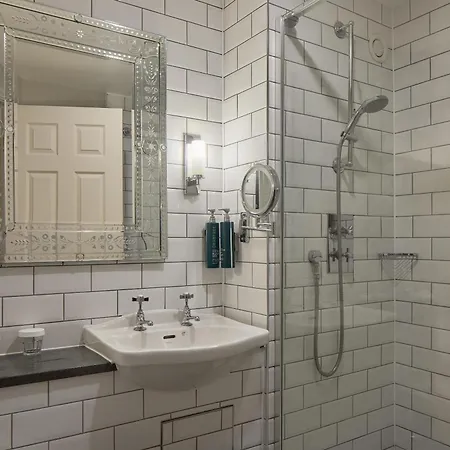 Ξενοδοχείο Doubletree By Hilton 4*