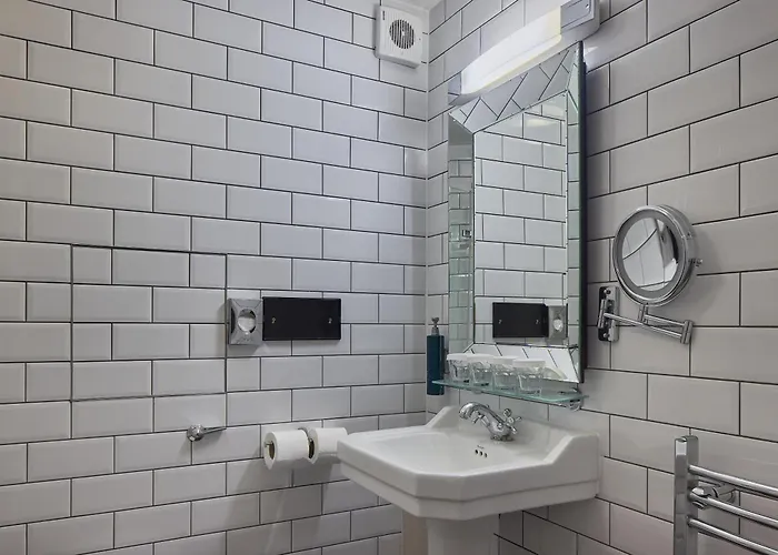 约克希尔顿逸林酒店 酒店 4*