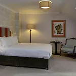 约克希尔顿逸林酒店 4*